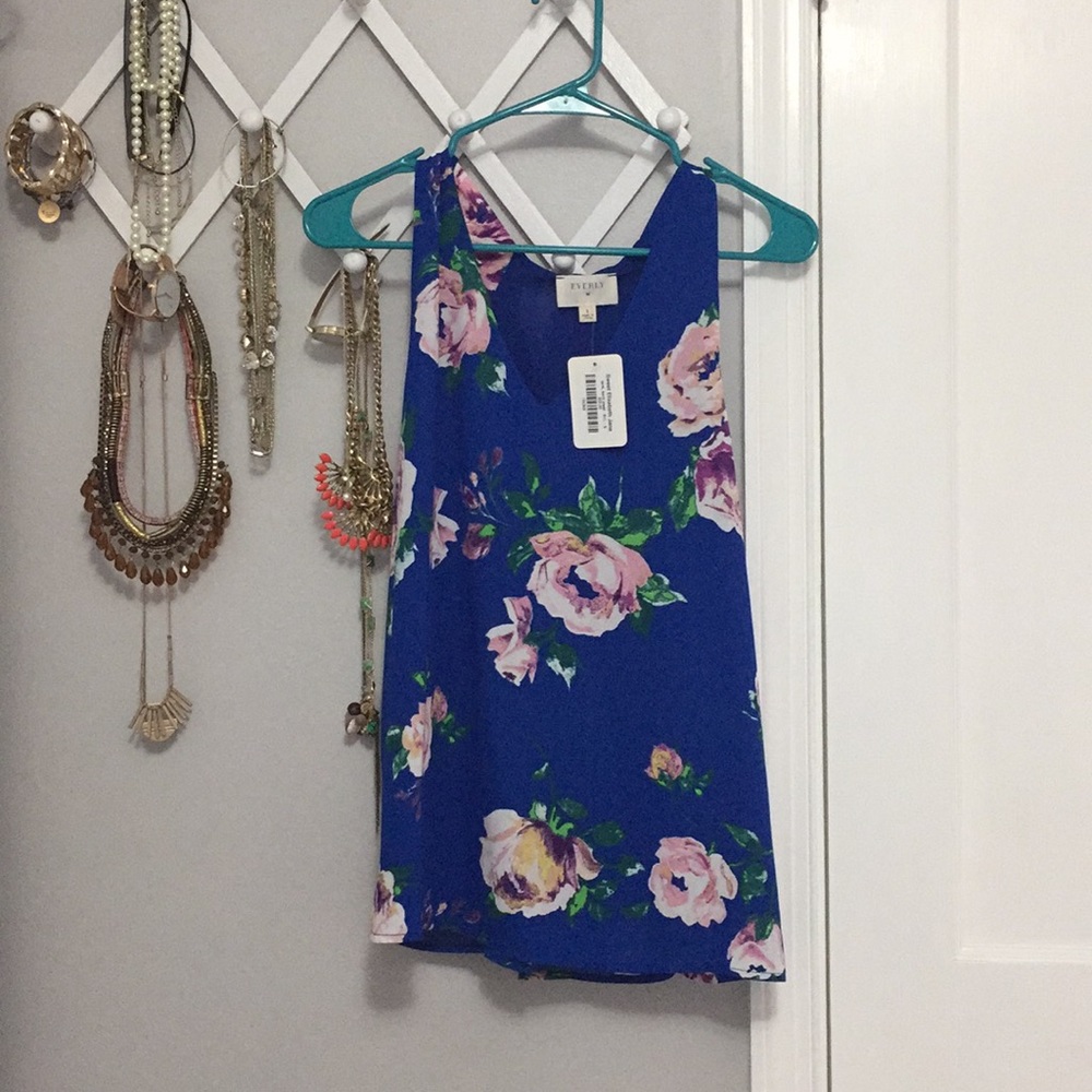 Women’s floral print blouse - Small - NWT